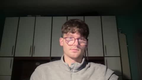 Snapshot of johnny__wood chatting on 17, 12, 2025 Johnny online show from 17, 12, 2025