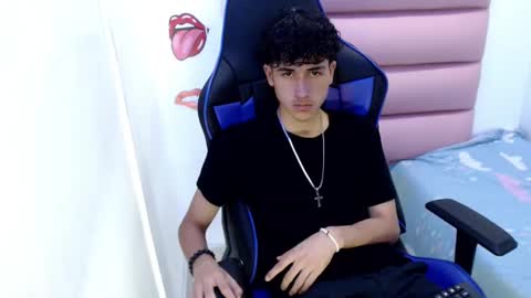 Snapshot of johnny_cagee chatting on 4, 12, 2024 johnny_cagee online show from 4, 12, 2024