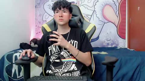 Snapshot of johnny_cagee chatting on 18, 12, 2024 johnny_cagee online show from 18, 12, 2024