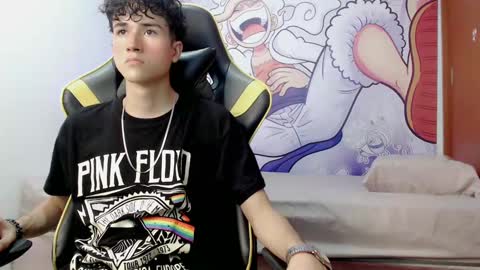 Snapshot of johnny_cagee chatting on 5, 1, 2025 johnny_cagee online show from 5, 1, 2025