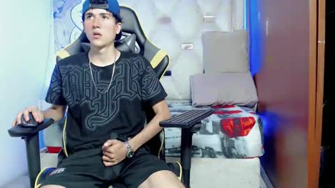 Snapshot of johnny_cagee chatting on 15, 10, 2025 johnny_cagee online show from 15, 10, 2025