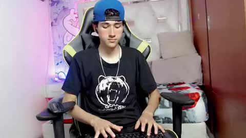 Snapshot of johnny_cagee chatting on 16, 10, 2025 johnny_cagee online show from 16, 10, 2025