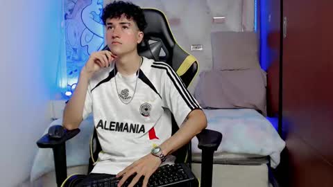 Snapshot of johnny_cagee chatting on 17, 10, 2025 johnny_cagee online show from 17, 10, 2025