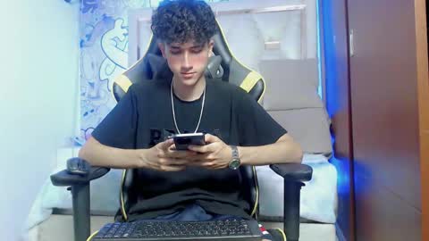 Snapshot of johnny_cagee chatting on 25, 10, 2025 johnny_cagee online show from 25, 10, 2025