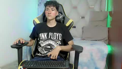 johnny_cagee online show from 10, 11, 2025