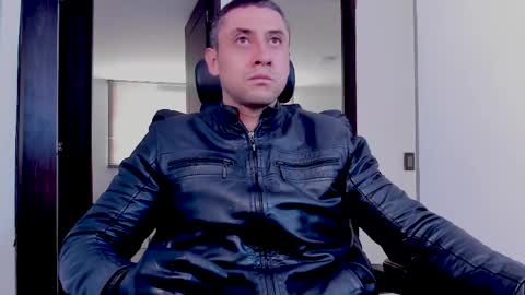 Snapshot of johnny_seens1 chatting on 8, 6, 2026 Johnny online show from 8, 6, 2026