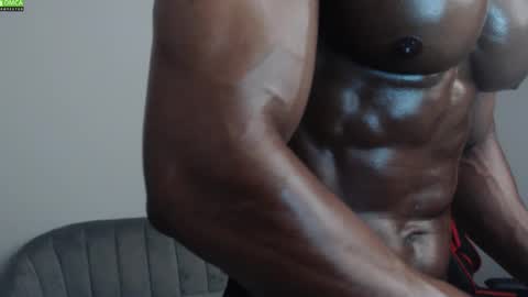 Snapshot of johnnydolce50 chatting on 28, 11, 2025 MASTER OF SUBS BETA SLAVES online show from 28, 11, 2025