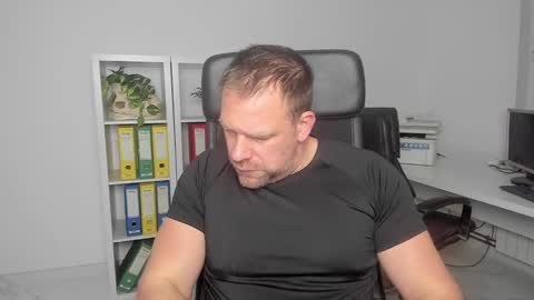 johnnydough82 online show from 1, 1, 2025