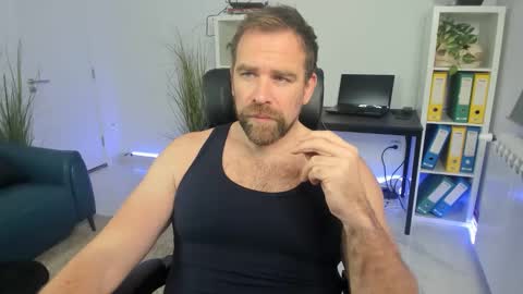 johnnydough82 online show from 3, 12, 2025