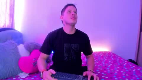 Snapshot of johnycooper08 chatting on 13, 7, 2026 johnycooper08 online show from 13, 7, 2026