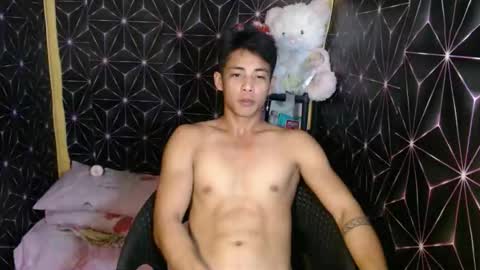 Snapshot of johnydestroyer chatting on 17, 12, 2025 johnydestroyer online show from 17, 12, 2025