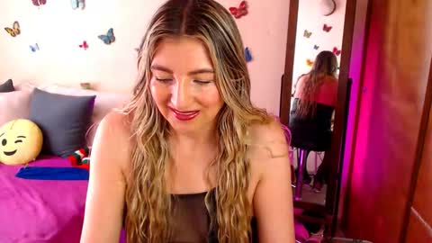 Jolie Mature online show from 15, 11, 2025