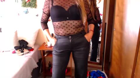 Snapshot of jolie_mature_ chatting on 8, 5, 2026 Jolie Mature online show from 8, 5, 2026