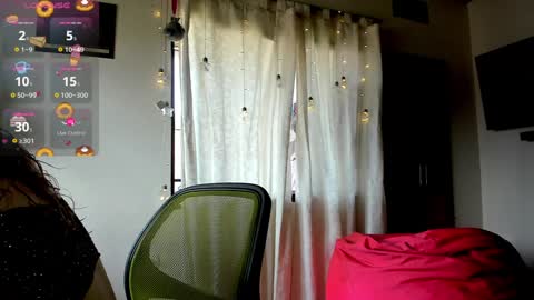 Snapshot of jolie_reyes1 chatting on 12, 1, 2025 jolie_reyes1 online show from 12, 1, 2025
