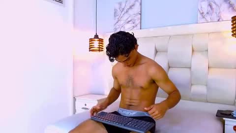 Snapshot of jon_happy chatting on 23, 4, 2026 Jon online show from 23, 4, 2026