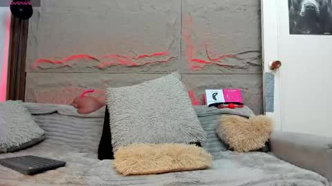 Snapshot of jonathan_rivers chatting on 28, 4, 2026 Jonathan RiversNew online show from 28, 4, 2026