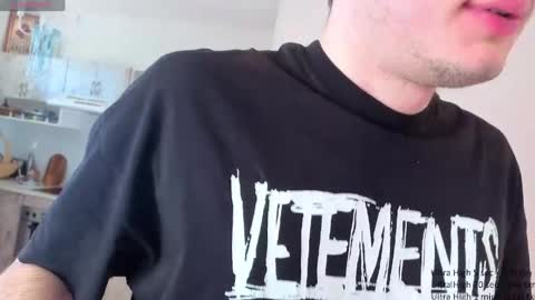 Snapshot of jonhy_merlin chatting on 9, 4, 2026 jonhy_merlin online show from 9, 4, 2026