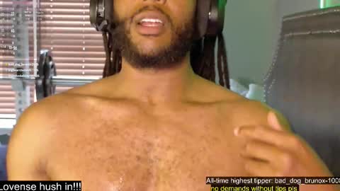 Snapshot of jonnistrokes chatting on 7, 3, 2025 Jonni online show from 7, 3, 2025