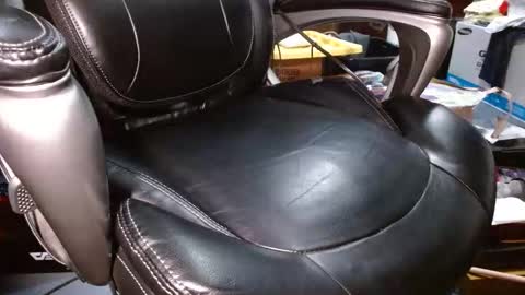 jonwillaim online show from 9, 4, 2026