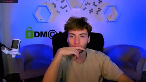 Snapshot of joseph_bear_ chatting on 23, 11, 2025 joseph_bear_ online show from 23, 11, 2025