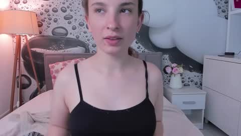 Snapshot of josephinerowe chatting on 5, 5, 2026 Josephine online show from 5, 5, 2026