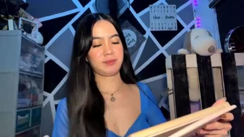 Snapshot of josephinewilbert chatting on 4, 5, 2026 Violet online show from 4, 5, 2026