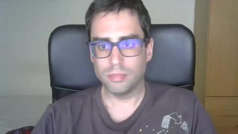 Snapshot of josevd chatting on 18, 4, 2026 Jose online show from 18, 4, 2026