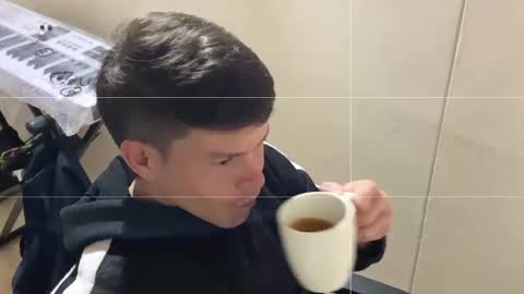 Snapshot of josheli chatting on 15, 4, 2026 Nicolas online show from 15, 4, 2026