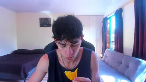 Snapshot of joshmiller_ chatting on 21, 4, 2026 Josh online show from 21, 4, 2026