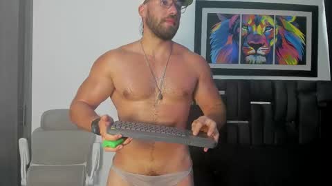 Snapshot of joshualyon chatting on 16, 12, 2025 Joshua The Lion online show from 16, 12, 2025