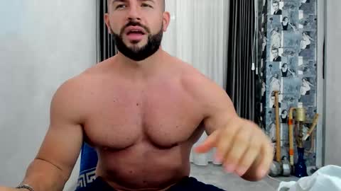 Snapshot of joshuamuscle69 chatting on 14, 11, 2025 joshuamuscle69 online show from 14, 11, 2025