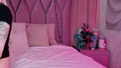 Snapshot of joybarker chatting on 11, 1, 2025 Joy Barker online show from 11, 1, 2025