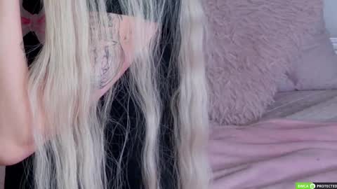 Snapshot of joybarker chatting on 12, 9, 2025 Joy Barker online show from 12, 9, 2025