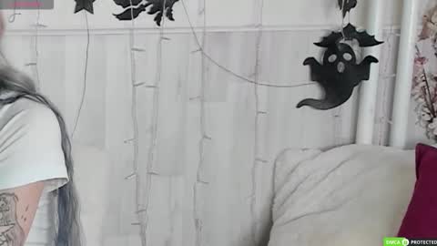 Snapshot of joybarker chatting on 19, 10, 2025 Joy Barker online show from 19, 10, 2025