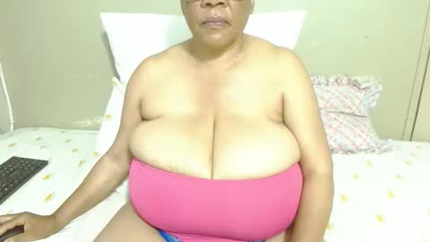 Snapshot of joycemando chatting on 13, 11, 2025 DairyQueen online show from 13, 11, 2025