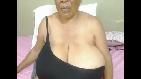 Snapshot of joycemando chatting on 9, 2, 2026 DairyQueen online show from 9, 2, 2026