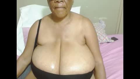 Snapshot of joycemando chatting on 9, 2, 2026 DairyQueen online show from 9, 2, 2026