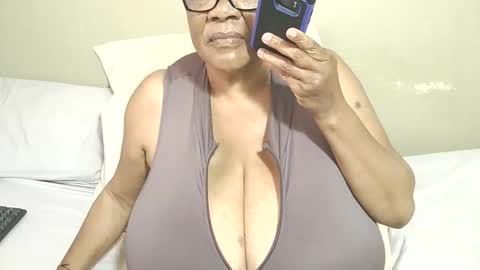 Snapshot of joycemando chatting on 26, 2, 2026 DairyQueen online show from 26, 2, 2026