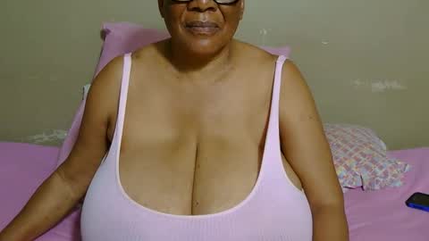 Snapshot of joycemando chatting on 16, 3, 2026 DairyQueen online show from 16, 3, 2026