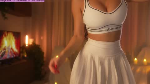 Jennifer Diaz online show from 30, 10, 2025