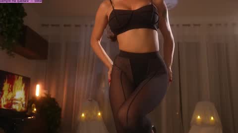 Jennifer Diaz online show from 1, 11, 2025