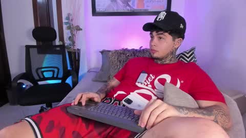 juan_alvarez18 online show from 4, 10, 2025