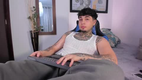 juan_alvarez18 online show from 9, 11, 2025