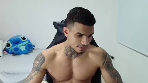 juan_gomez_1 online show from 12, 9, 2025