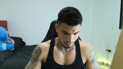 juan_gomez_1 online show from 4, 12, 2025