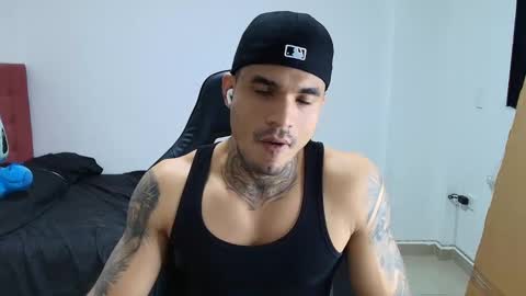 Snapshot of juan_gomez_1 chatting on 18, 12, 2025 juan_gomez_1 online show from 18, 12, 2025