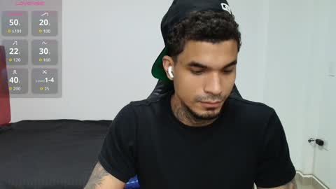 Snapshot of juan_gomez_1 chatting on 8, 4, 2026 juan_gomez_1 online show from 8, 4, 2026