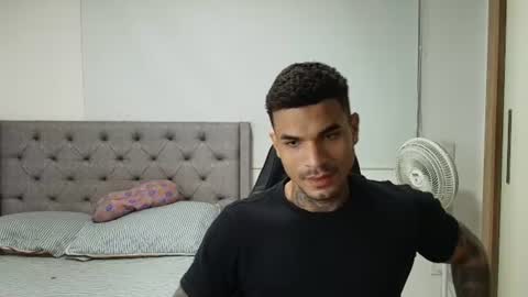 juan_gomez_1 online show from 24, 6, 2026