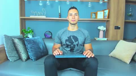 Snapshot of juan_muscle chatting on 10, 2, 2025 juan_muscle online show from 10, 2, 2025