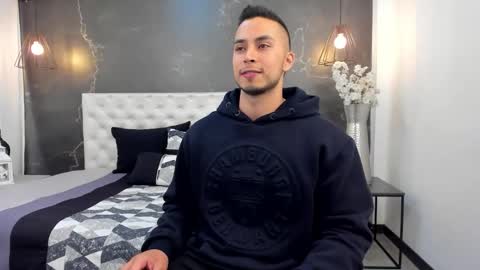 Snapshot of juan_muscle chatting on 14, 11, 2025 juan_muscle online show from 14, 11, 2025